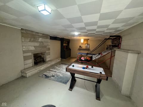Game Room — 990 E Vincennes Street, Linton, IN
