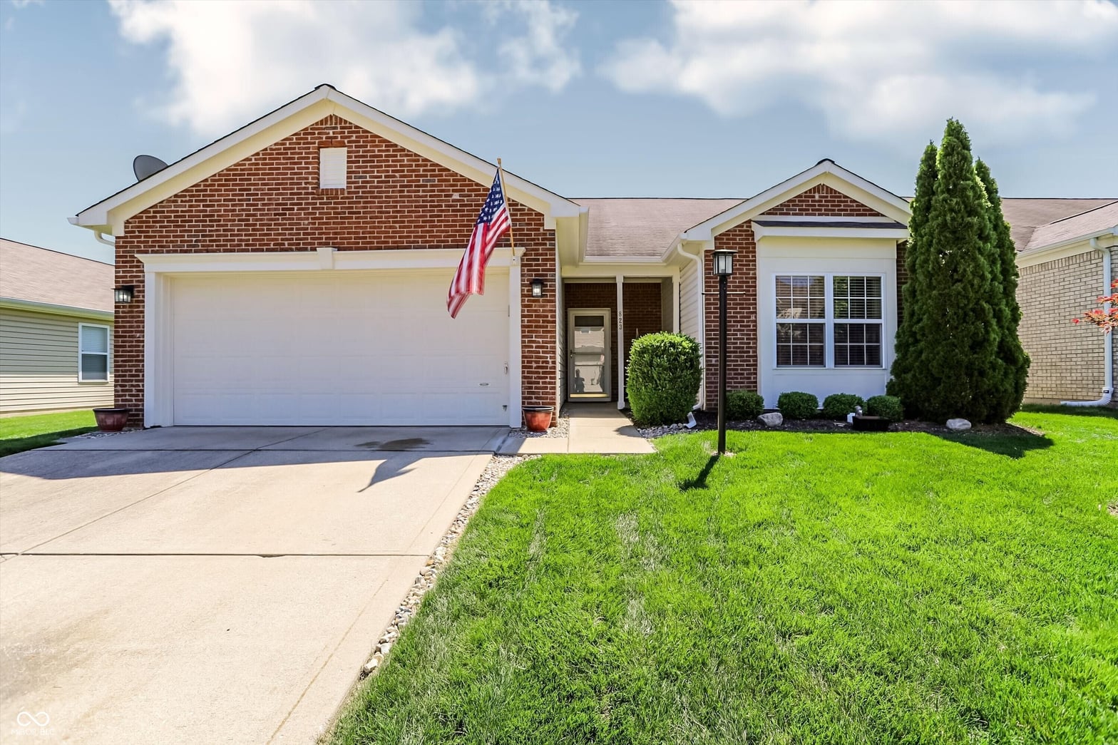 Photo of 823 Daybreak Drive, Avon, IN