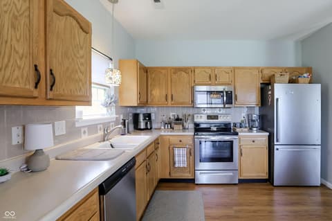 Photo of 823 Daybreak Drive, Avon, IN