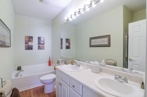 Photo of 823 Daybreak Drive, Avon, IN