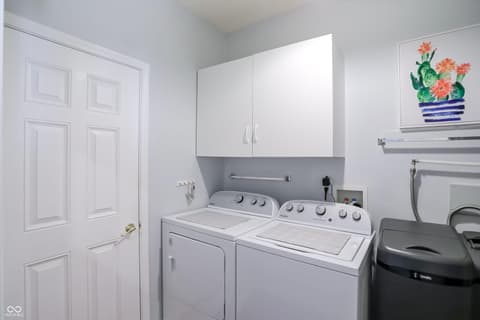 Photo of 823 Daybreak Drive, Avon, IN