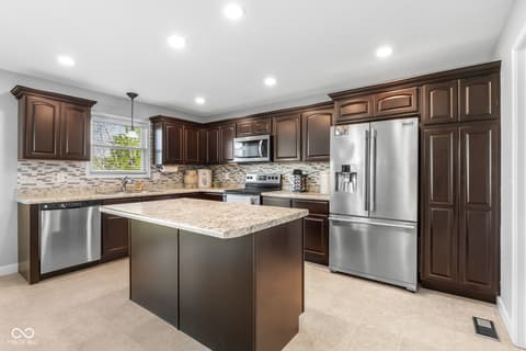 Photo of 11005 N County Road 425 E, Hope, IN