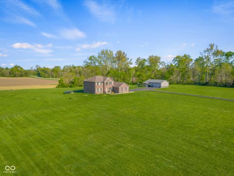 Photo of 11005 N County Road 425 E, Hope, IN