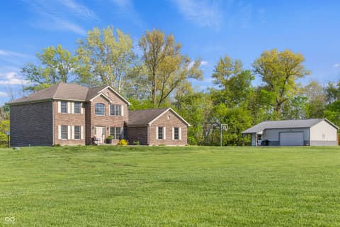 Photo of 11005 N County Road 425 E, Hope, IN