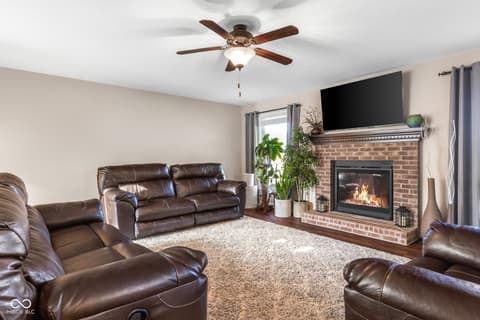 Photo of 11005 N County Road 425 E, Hope, IN