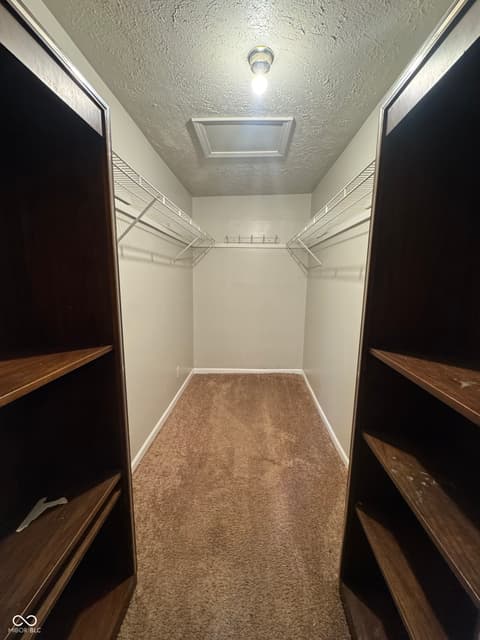 Walk In Closets — 2280 Indianapolis Avenue, Indianapolis, IN