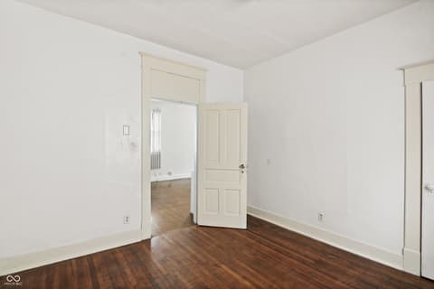 Photo of 962 W 35th Street, Indianapolis, IN