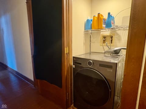 Laundry room at 1325 Central Avenue, Indianapolis, IN