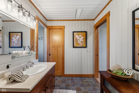 Photo of 488 Town Hill Road E, Nashville, IN