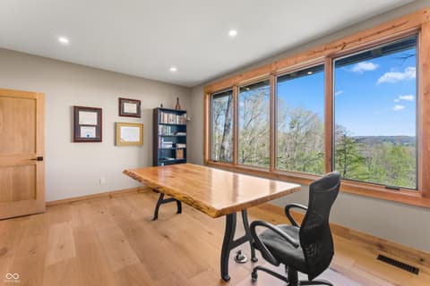 Photo of 488 Town Hill Road E, Nashville, IN