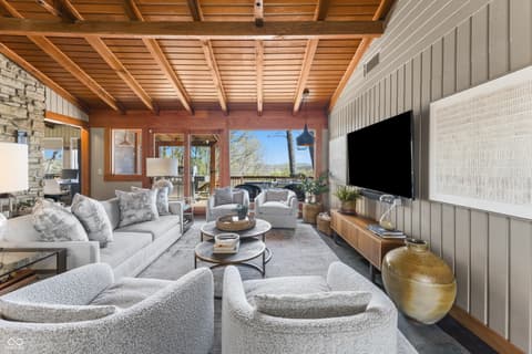 Photo of 488 Town Hill Road E, Nashville, IN