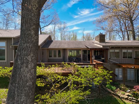Photo of 488 Town Hill Road E, Nashville, IN