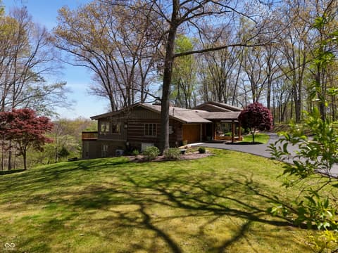 Photo of 488 Town Hill Road E, Nashville, IN