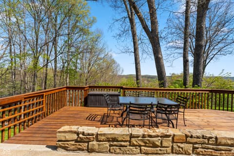 Photo of 488 Town Hill Road E, Nashville, IN