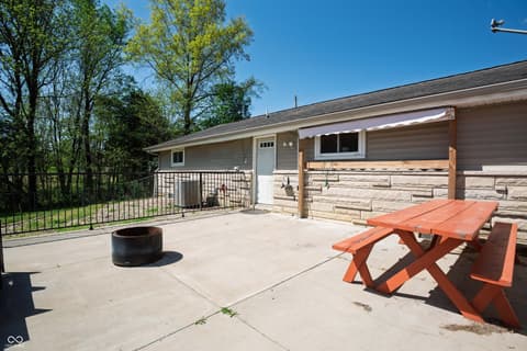 Photo of 560 S County Road 700 W, North Vernon, IN
