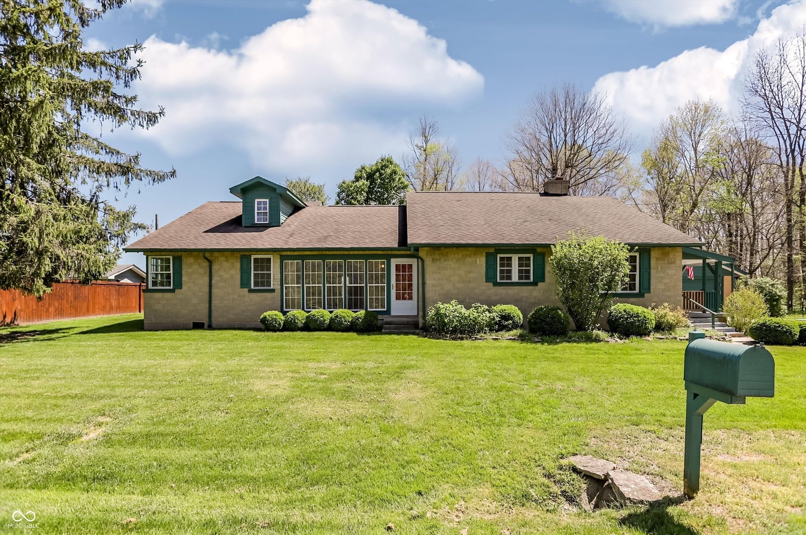 Photo of 8644 S Addison Avenue, Knightstown, IN