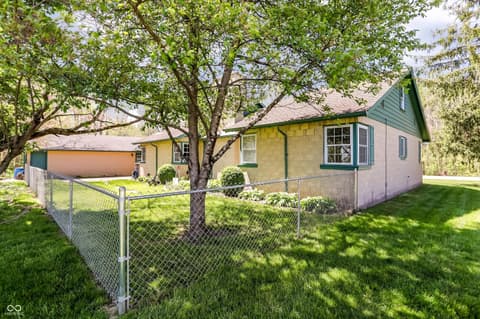 Photo of 8644 S Addison Avenue, Knightstown, IN