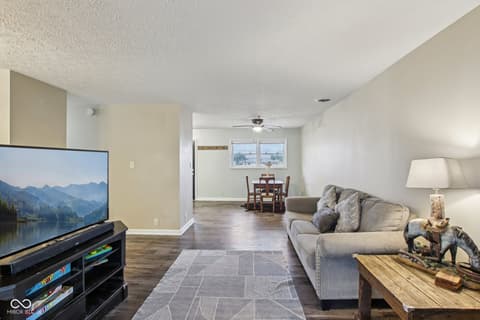 Family room at 1023 Avalon Lane, Chesterfield, IN