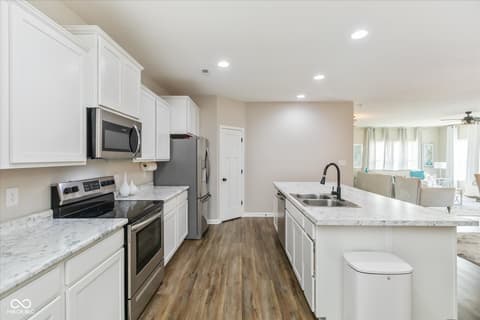 Photo of 7228 Lockford Walk N, Avon, IN