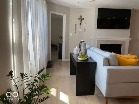 Living room at 19366 Goins Boulevard, Westfield, IN