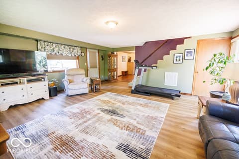 Family room at 681 Hancock School Road, Spencer, IN