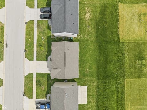 Aerial view at 327 Campus Lane, Greenwood, IN