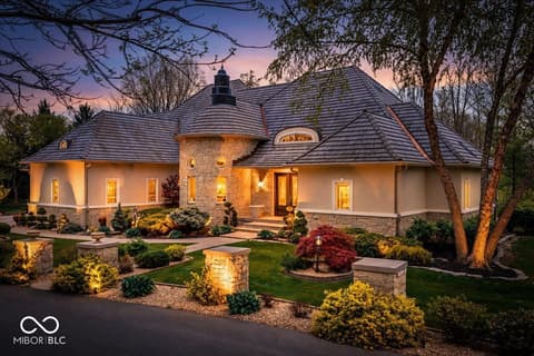 10821 Club Point Drive