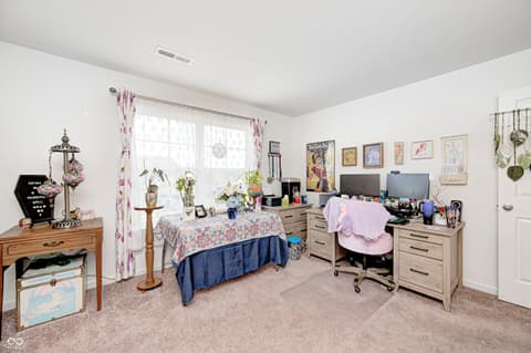 Photo of 1794 N Clearwater Drive, Greenfield, IN