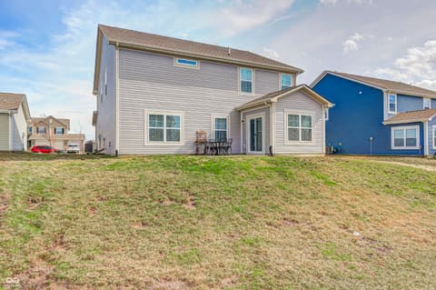 Photo of 1794 N Clearwater Drive, Greenfield, IN