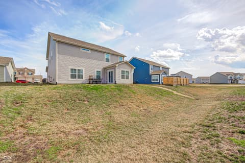 Photo of 1794 N Clearwater Drive, Greenfield, IN