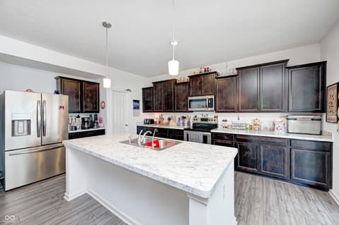 Photo of 1794 N Clearwater Drive, Greenfield, IN