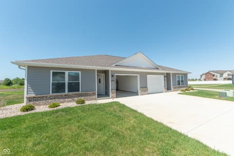 Photo of 1592 W Paula Drive, Columbus, IN