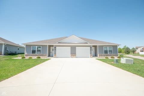 Photo of 1592 W Paula Drive, Columbus, IN