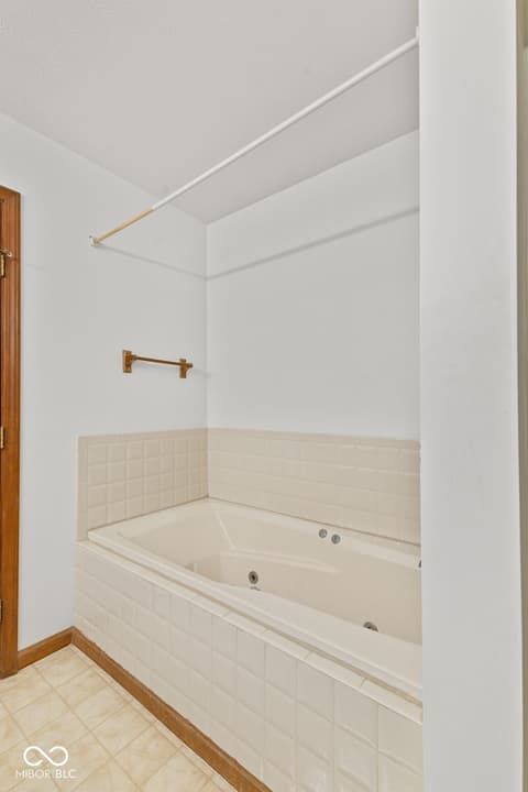 Photo of 3810 Briar Hill Way, Columbus, IN