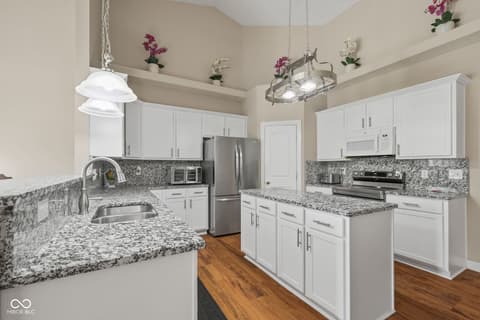 Photo of 9317 Woodslake Drive, Indianapolis, IN