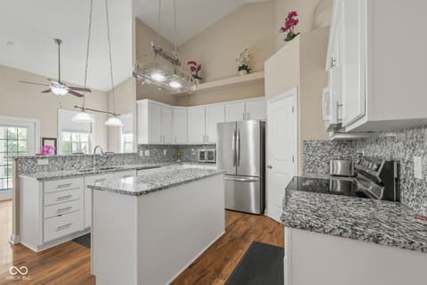 Photo of 9317 Woodslake Drive, Indianapolis, IN