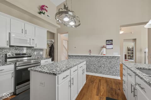 Photo of 9317 Woodslake Drive, Indianapolis, IN