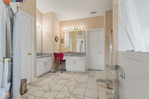 Photo of 9317 Woodslake Drive, Indianapolis, IN