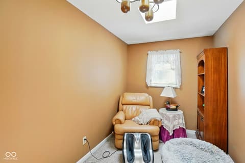 Sitting Room — 1515 Chester Boulevard, Richmond, IN