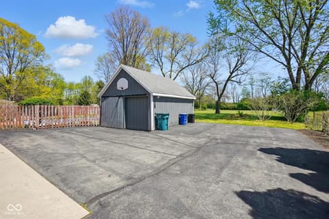 Garage at 1515 Chester Boulevard, Richmond, IN
