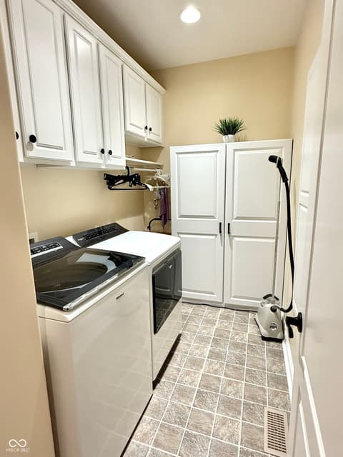 Photo of 2868 Bloomsbury S, Greenwood, IN
