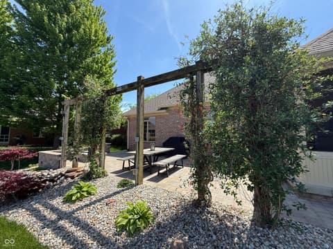 Photo of 2868 Bloomsbury S, Greenwood, IN