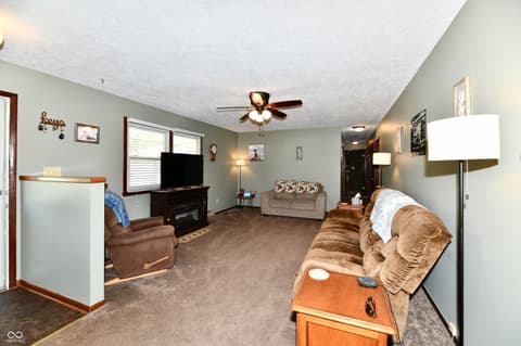 Photo of 801 N 400 W, Bargersville, IN