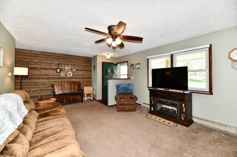Photo of 801 N 400 W, Bargersville, IN