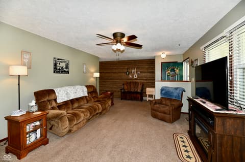 Photo of 801 N 400 W, Bargersville, IN