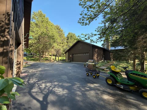 Garage at 12340 N Cedarwood Drive, Mooresville, IN