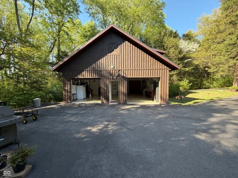 Barn — 12340 N Cedarwood Drive, Mooresville, IN