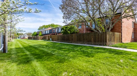 Photo of 1176 Canterbury Court, Indianapolis, IN