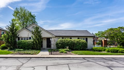 Photo of 1176 Canterbury Court, Indianapolis, IN