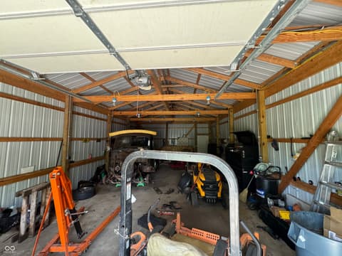 Garage at 6842 N Gray Road, Mooresville, IN